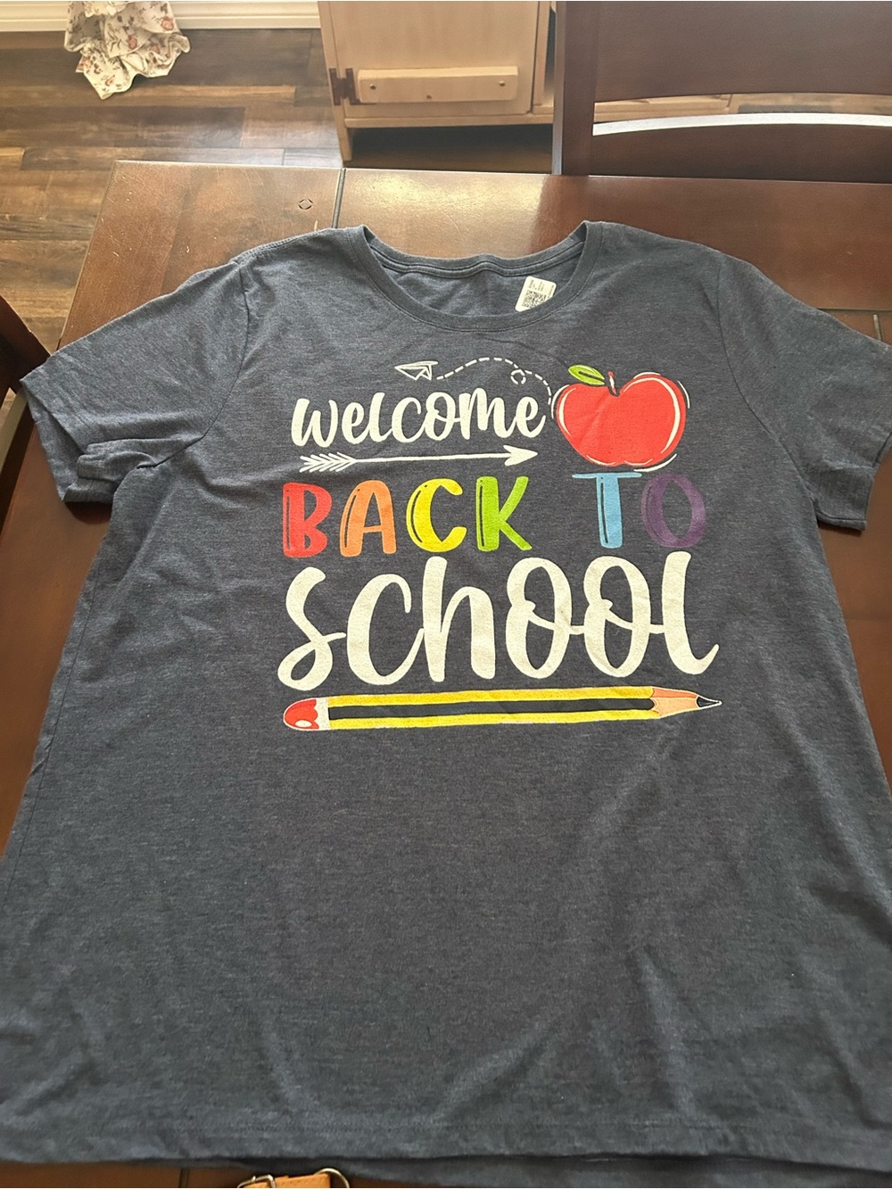 Gildan Gray Welcome Back to School' Graphic Tee with Multicolor Print